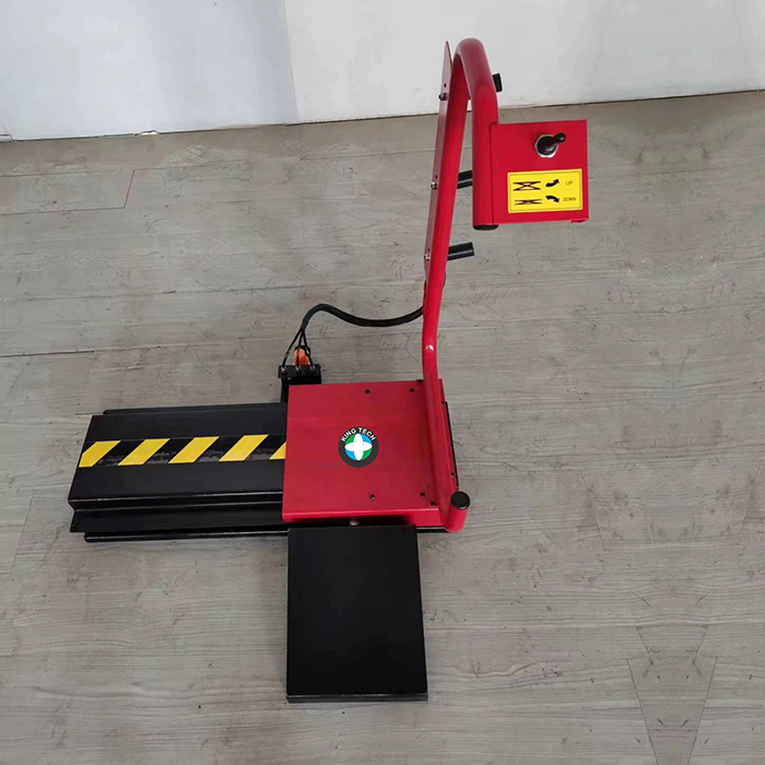 Tire lift table for Wheel Balancer