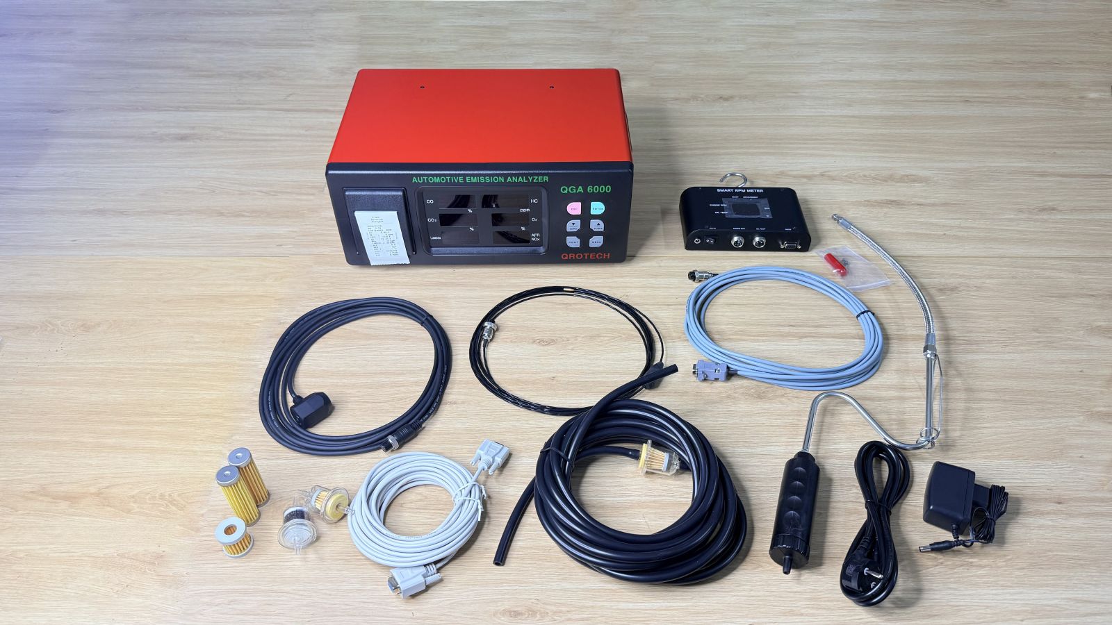 Máy đo khí xả động cơ xăng Qrotech QGA6000 5gas
